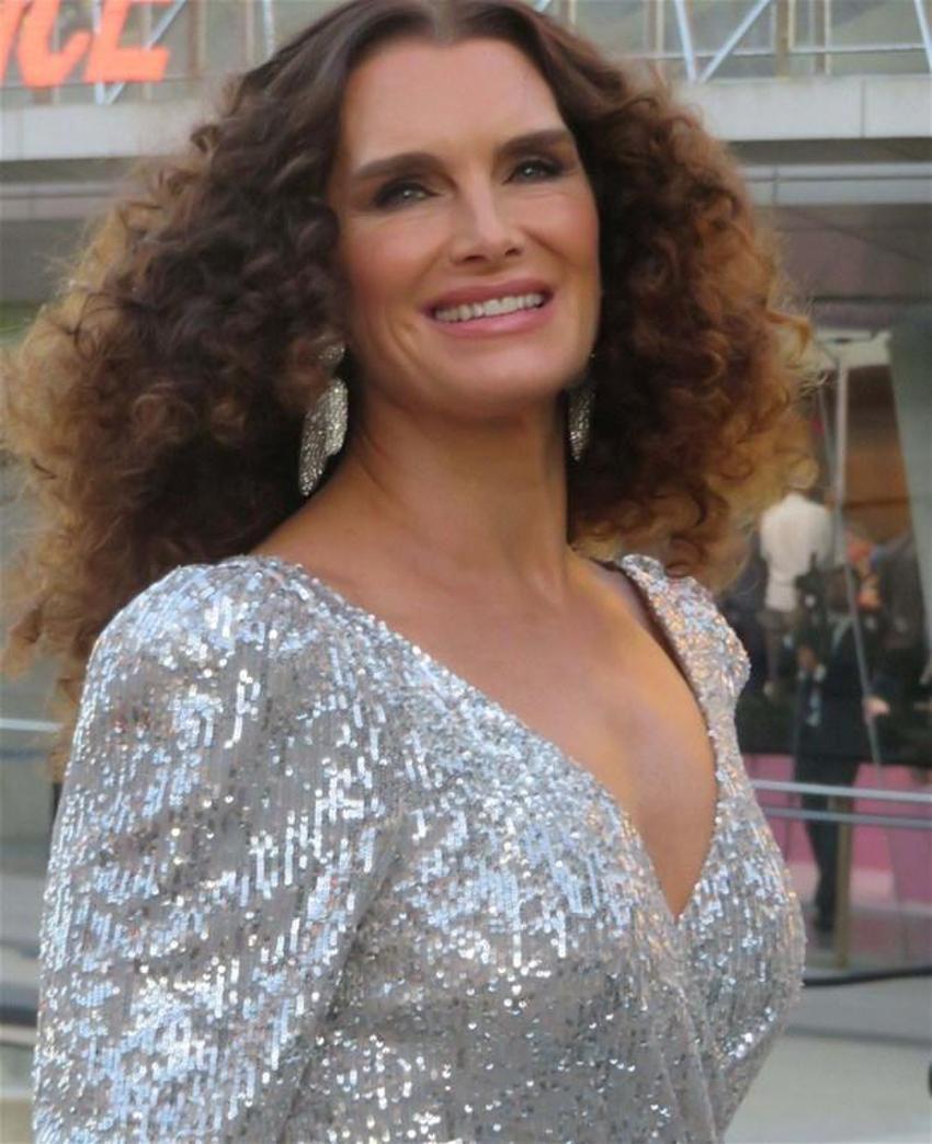 Hollywood yıldızından şaşırtan bekaret itirafı!