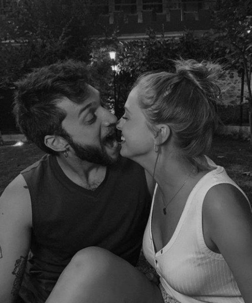 Ufuk Beydemir ile İpek Filiz Yazıcı'dan aşk pozları! 'Hanımcılık'