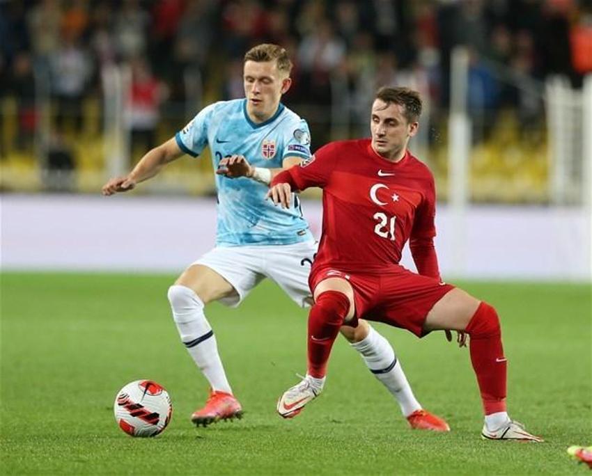 Nihat Kahveci Türkiye - Norveç maçından sonra Kuntz'u bıraktı 4 futbolcuyu bombaladı! 'Bunlar Avrupa'da uçuyor buraya gelince...'