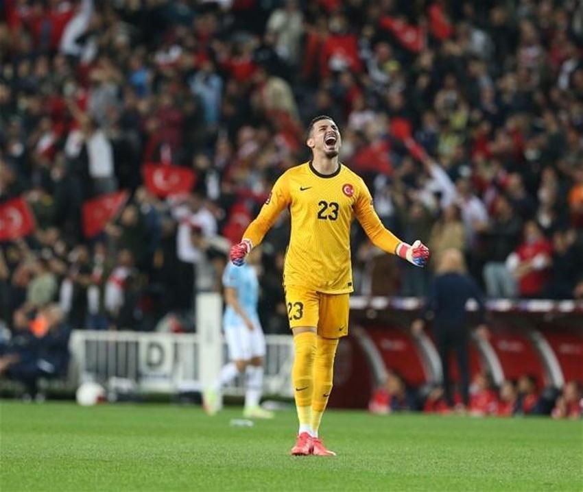 Nihat Kahveci Türkiye - Norveç maçından sonra Kuntz'u bıraktı 4 futbolcuyu bombaladı! 'Bunlar Avrupa'da uçuyor buraya gelince...'