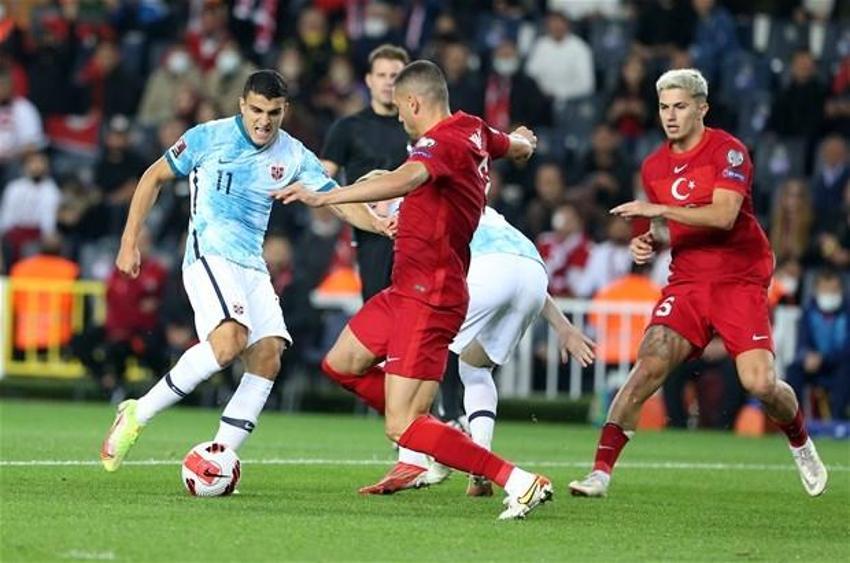 Nihat Kahveci Türkiye - Norveç maçından sonra Kuntz'u bıraktı 4 futbolcuyu bombaladı! 'Bunlar Avrupa'da uçuyor buraya gelince...'