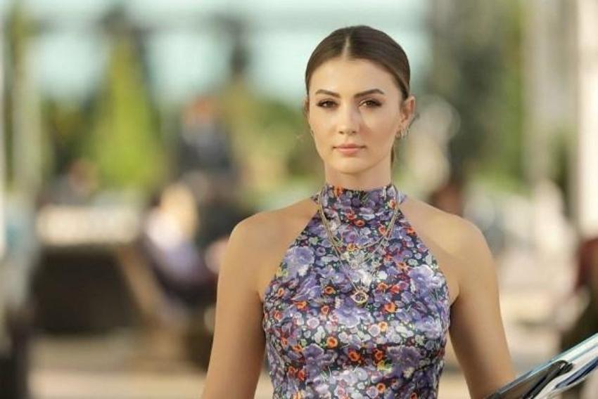 Burcu Özberk'in doğal hali sosyal medyayı ikiye böldü!