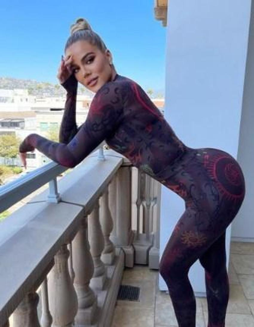 Kalça tartışmasını umursamadı! Khloe Kardashian kıvrımlarını sergiledi...