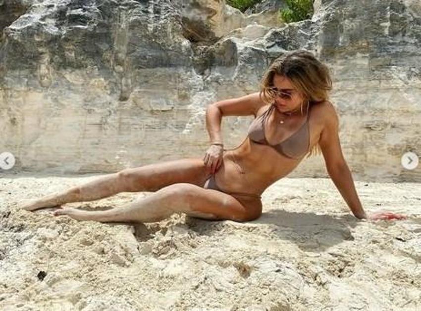 Kalça tartışmasını umursamadı! Khloe Kardashian kıvrımlarını sergiledi...