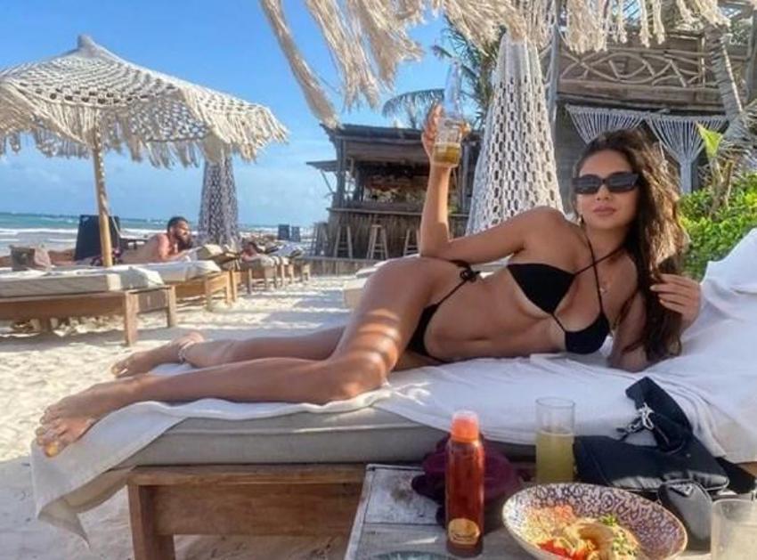 Bekaret itirafıyla olay yaratmıştı! Fenomen, bikinili pozlarıyla yakıp geçiyor...