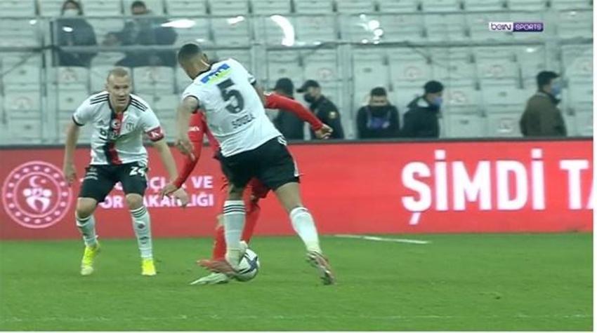 Ali Koç'un 'dünyanın her yerinde kırmızı kart' dediği pozisyona Uilenberg'den akılalmaz yanıt! 'Tebrikler Yaşar Kemal Uğurlu'