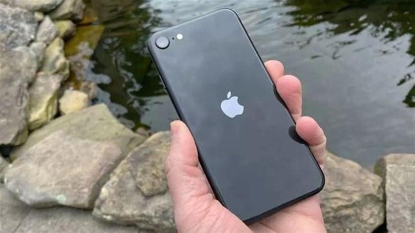 Ucuz Apple geliyor! iPhone SE 3'ün görüntüleri sızdı...