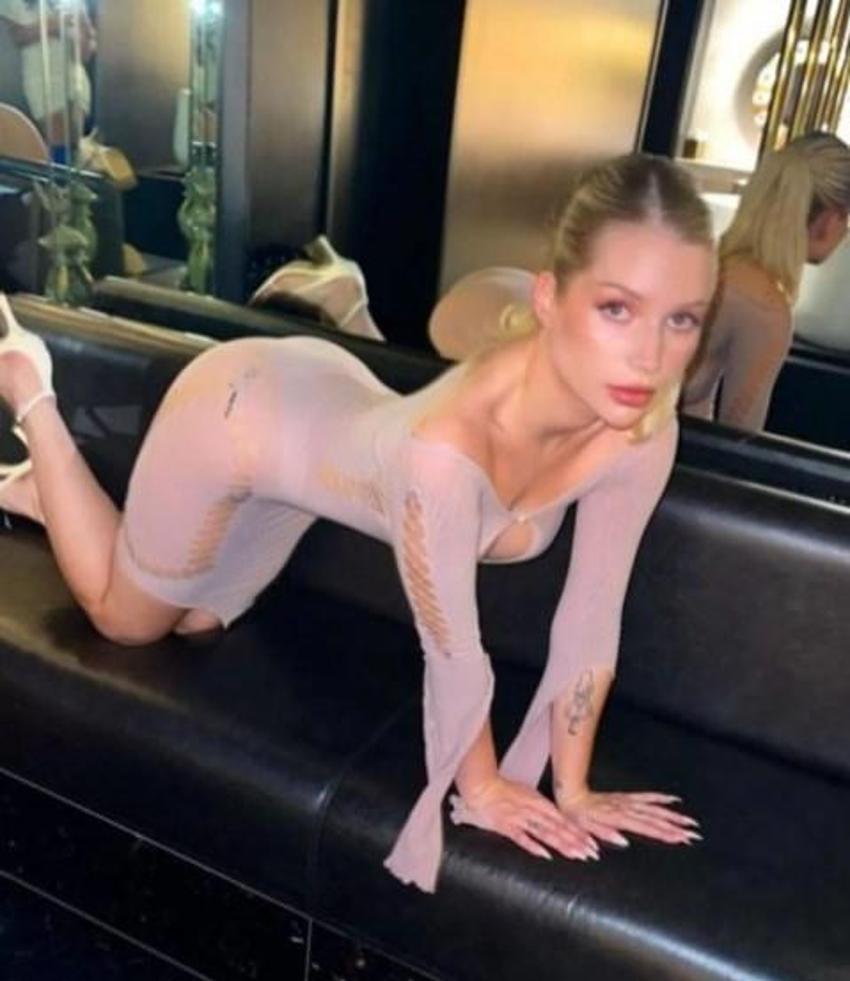 Yine Lottie Moss yine olay! Şimdi de kalçasındaki dövmeyi gösterdi...