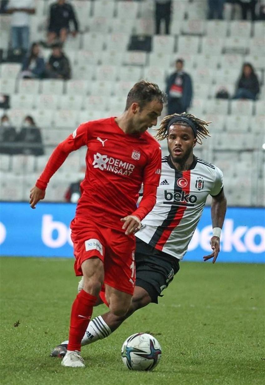 Beşiktaş-Sivasspor maçına damga vurdu! Sergen Yalçın'ın hareketi olay oldu, küfür ve...