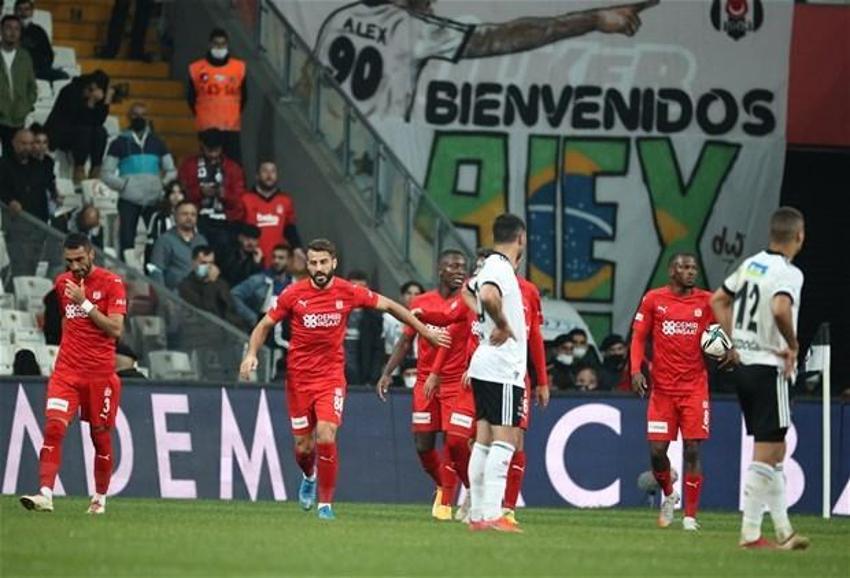 Beşiktaş-Sivasspor maçına damga vurdu! Sergen Yalçın'ın hareketi olay oldu, küfür ve...