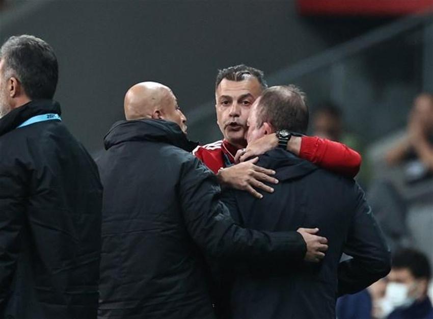 Beşiktaş-Sivasspor maçına damga vurdu! Sergen Yalçın'ın hareketi olay oldu, küfür ve...