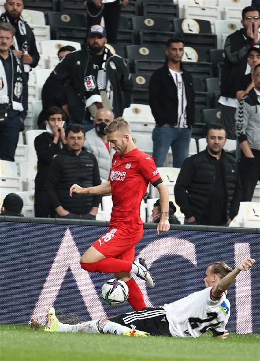 Beşiktaş-Sivasspor maçına damga vurdu! Sergen Yalçın'ın hareketi olay oldu, küfür ve...