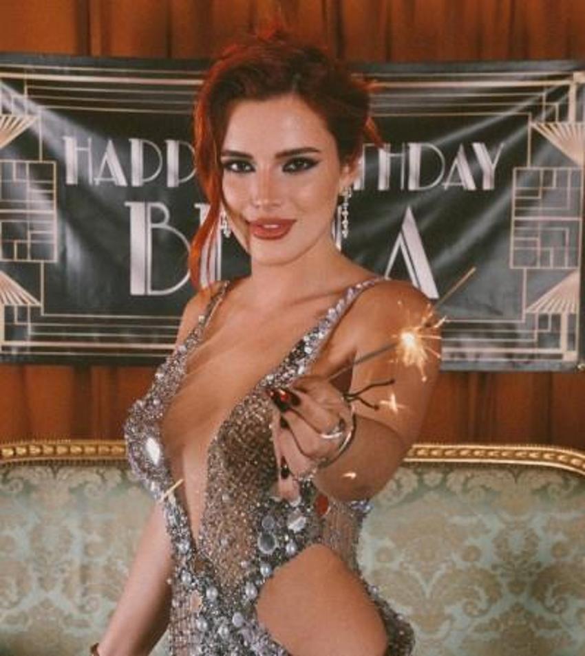 Bella Thorne sosyal medyayı sallıyor!