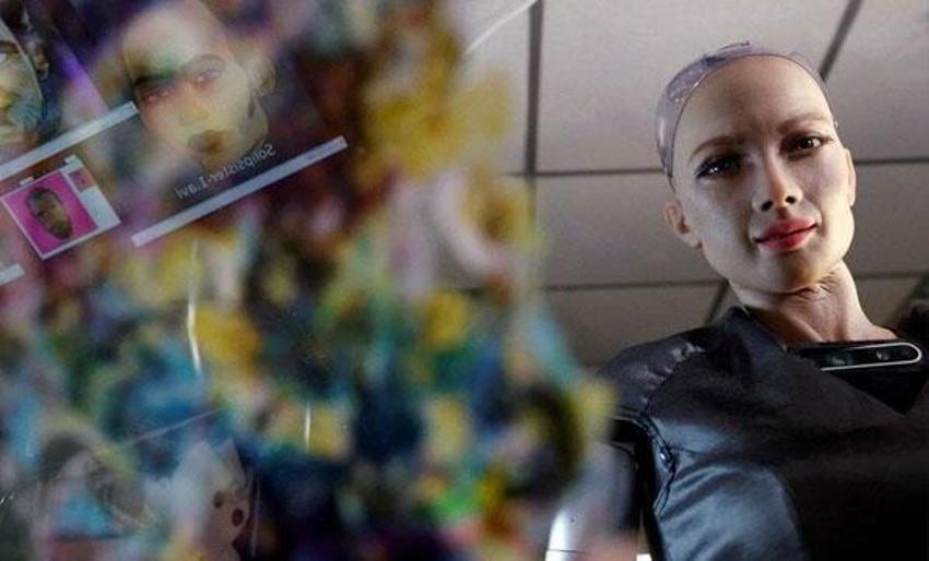 Robot Sophia yeni arzusunu paylaştı! Anne olmak istiyor...