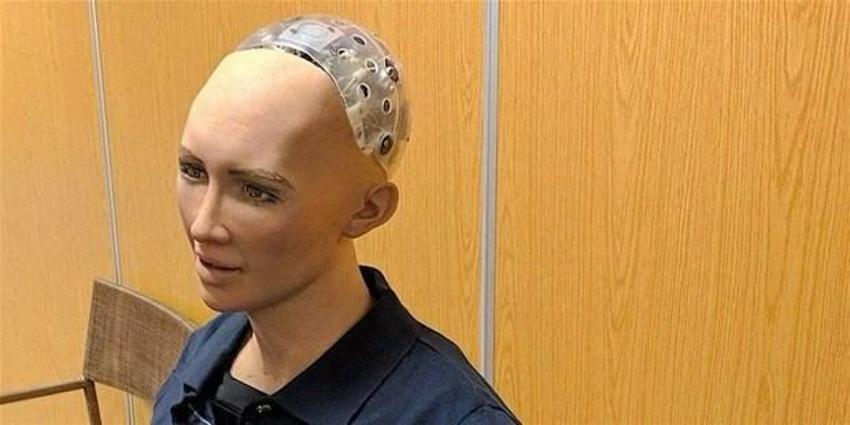 Robot Sophia yeni arzusunu paylaştı! Anne olmak istiyor...
