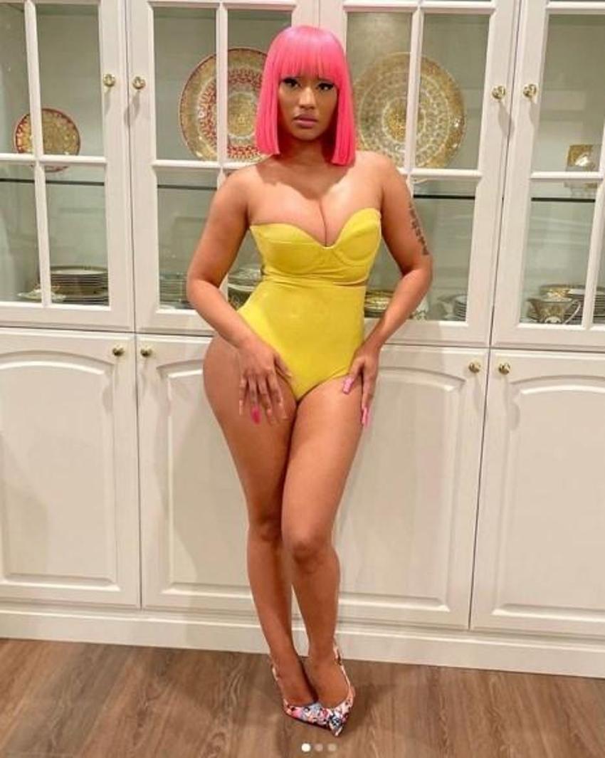 Nicki Minaj’ın pozları yürek hoplattı!
