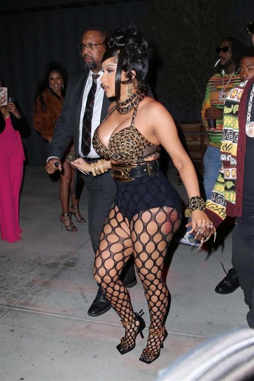 Cardi B'nin doğum gününe ünlü akını!