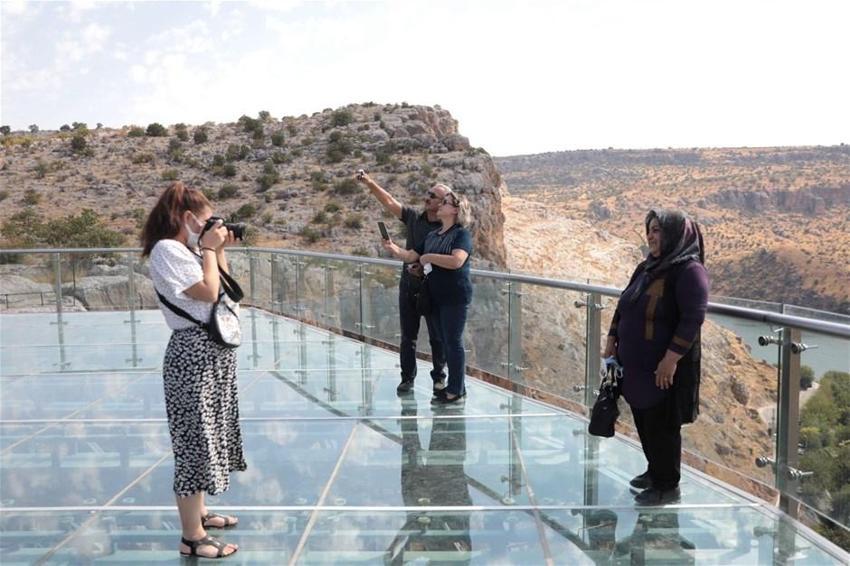 Burada yürümek yürek istiyor! Ziyaretçiler zor anlar yaşadı, Gaziantep'te...
