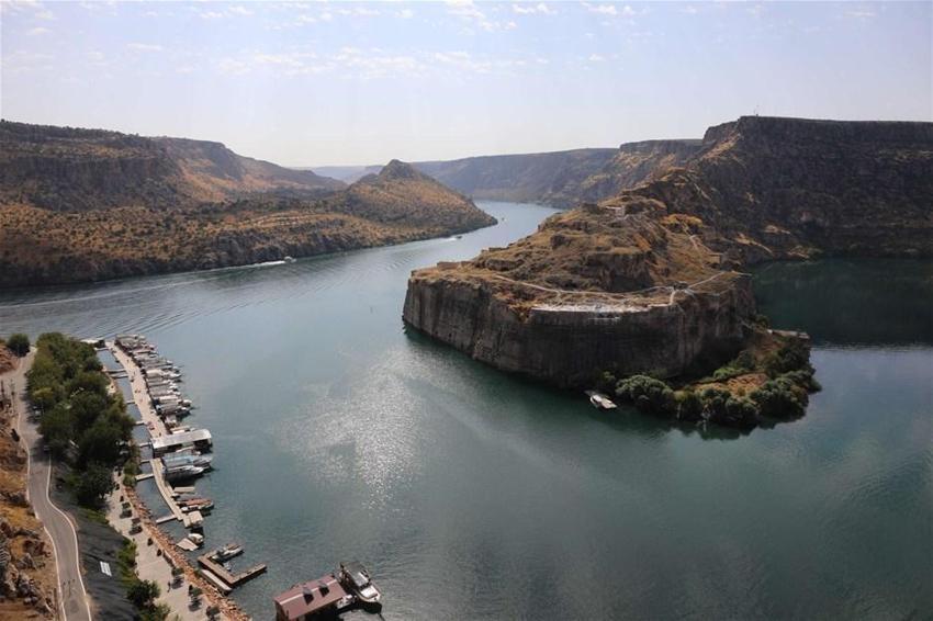 Burada yürümek yürek istiyor! Ziyaretçiler zor anlar yaşadı, Gaziantep'te...