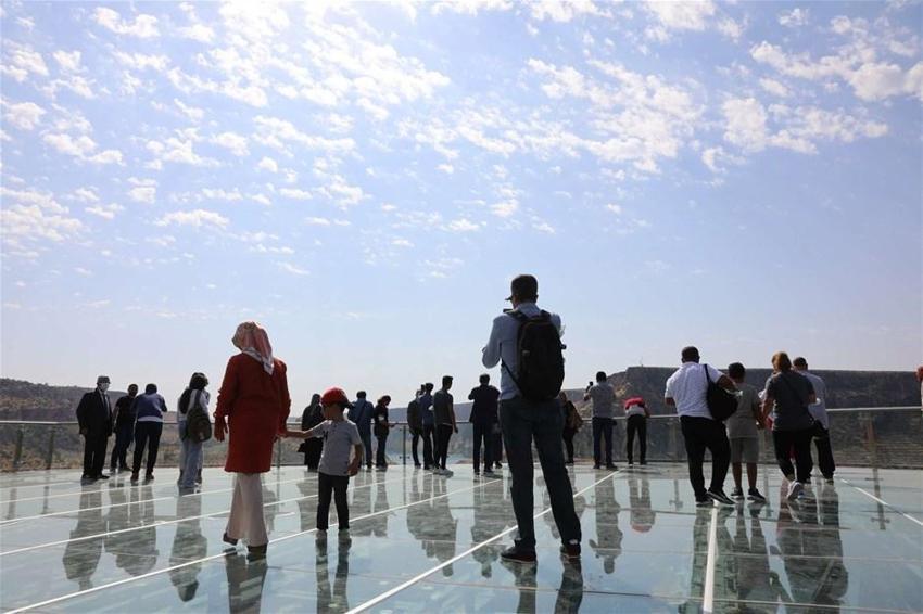 Burada yürümek yürek istiyor! Ziyaretçiler zor anlar yaşadı, Gaziantep'te...