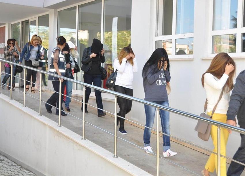 Böyle basıldılar! Erkeklere cinsel ilişki teklifinde bulunan 155 kadın...