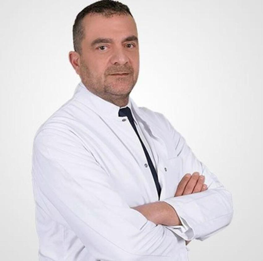 Ebru Akel programa davet ettiği doktora aşık oldu! El ele görüntülendiler
