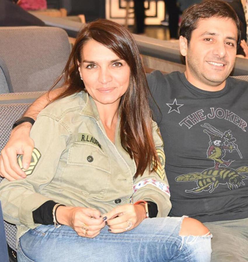 Ebru Akel programa davet ettiği doktora aşık oldu! El ele görüntülendiler