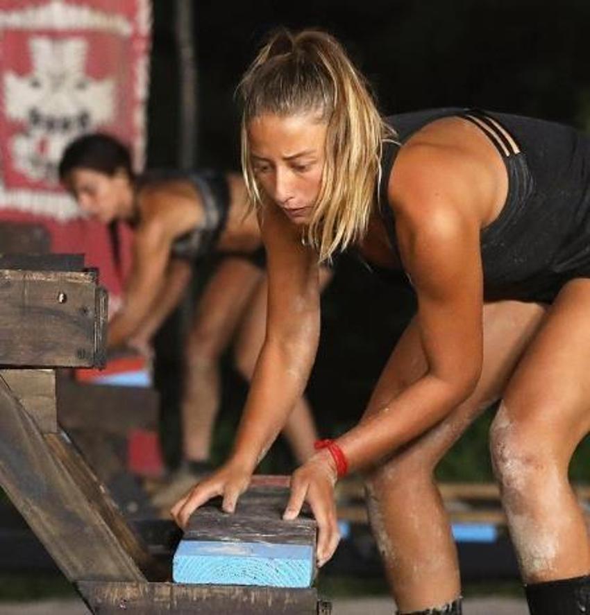 Survivor Aleyna Kalaycıoğlu yeni imajını takipçileriyle paylaştı!