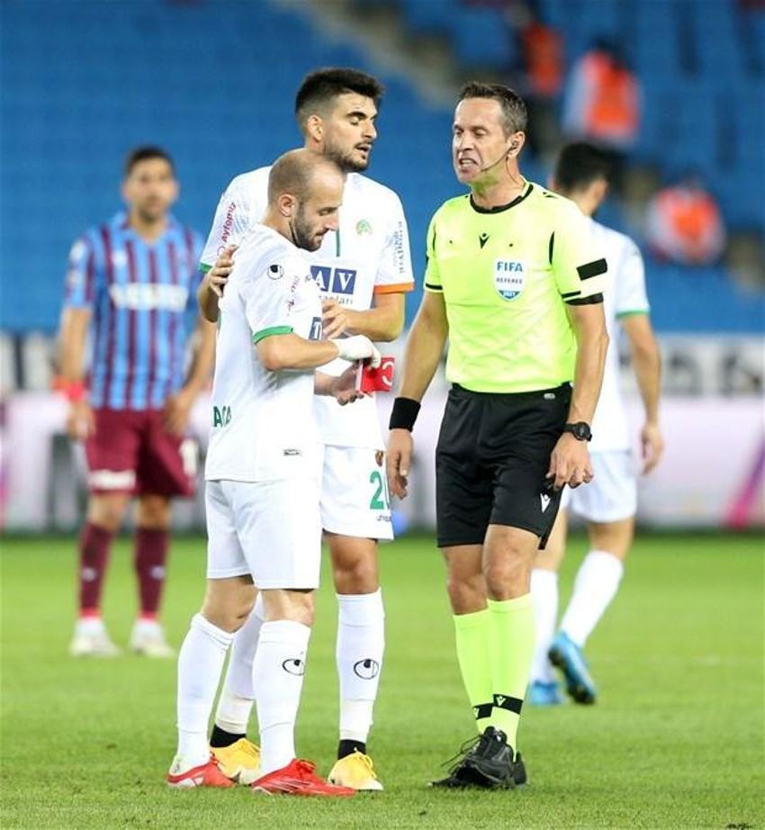 Rıdvan Dilmen canlı yayında bombayı patlattı! Skandal hatanın ardından hakem Halis Özkahya...
