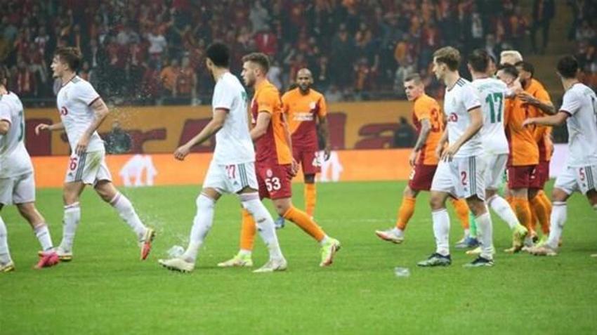 Galatasaray - Lokomotiv Moskova maçı tekrarlanacak bombası! Kural hatası ortaya çıktı! 2 sarıdan atılmadı iddiası