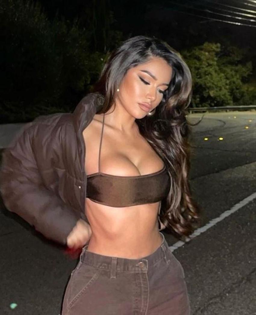 Janet Guzman'dan banyoda bikinili poz!