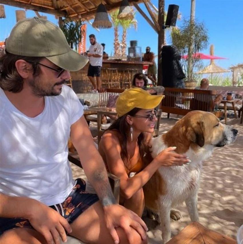 Ahmet Kural ve sevgilisi Çağla Gizem Şahin'den aşk pozu!