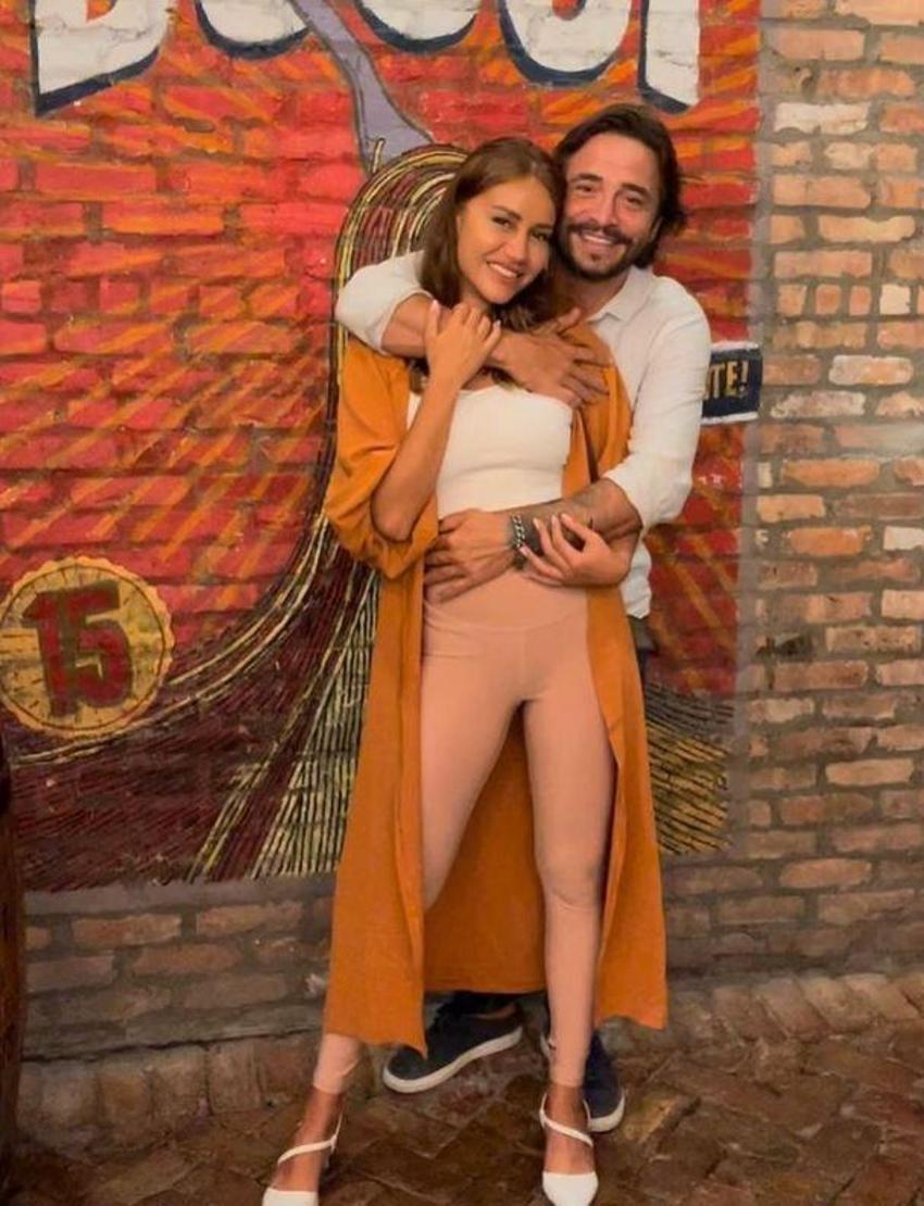 Ahmet Kural ve sevgilisi Çağla Gizem Şahin'den aşk pozu!