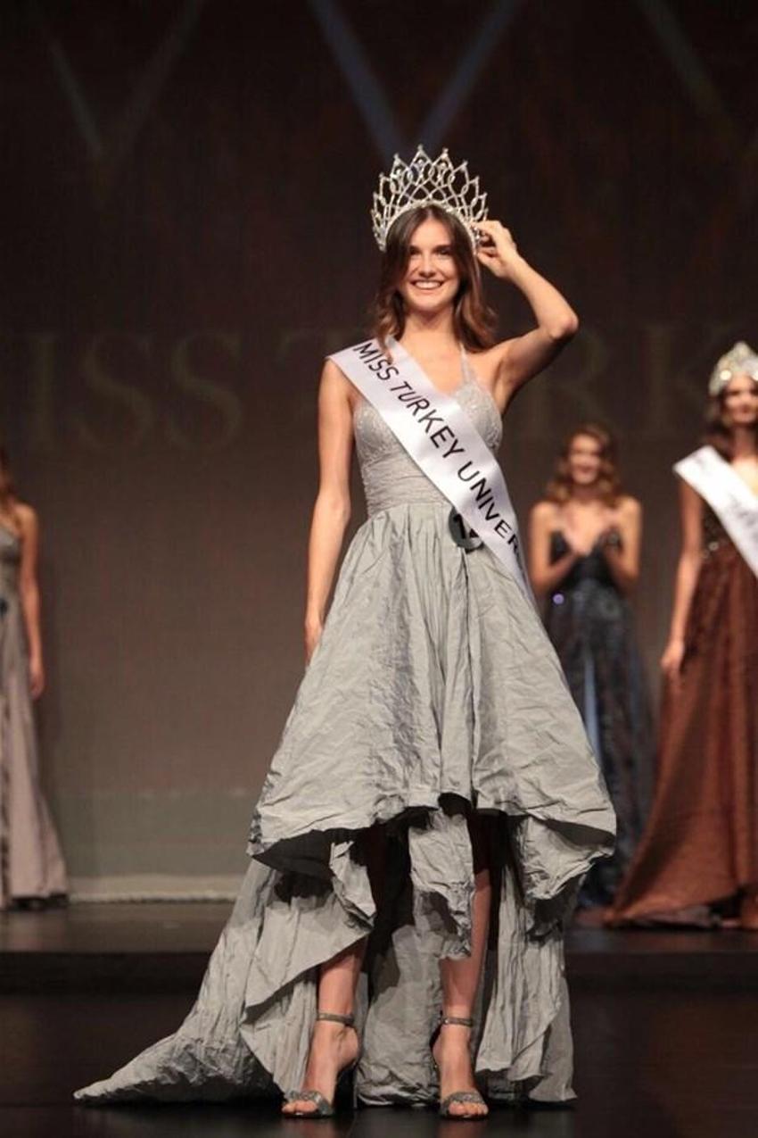 Miss Turkey 2017'de birincilik tacı Itır Esen'den alınıp, Aslı Sümen'e verilmişti! Yıllar sonra itiraf etti...