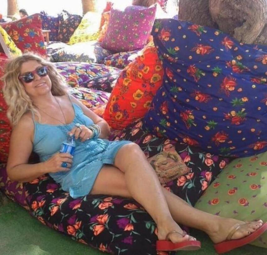 74 yaşındaki Füsun Önal'dan bikinili poz!