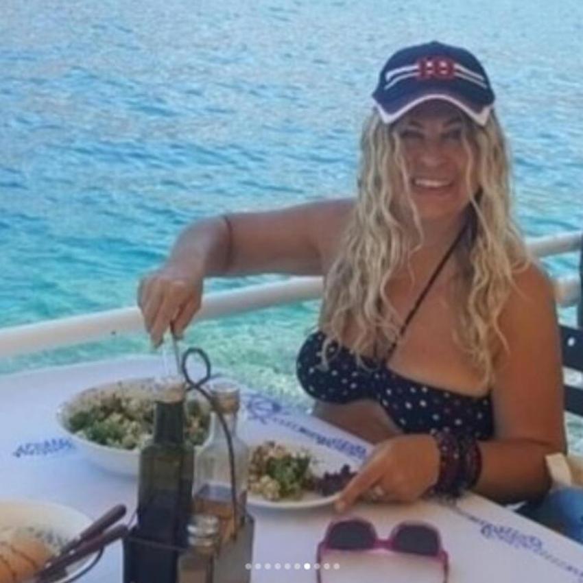 74 yaşındaki Füsun Önal'dan bikinili poz!