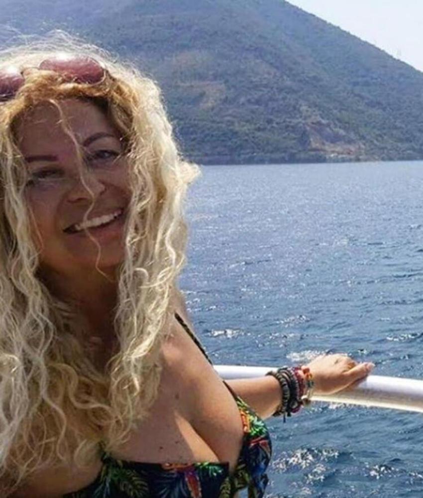 74 yaşındaki Füsun Önal'dan bikinili poz!