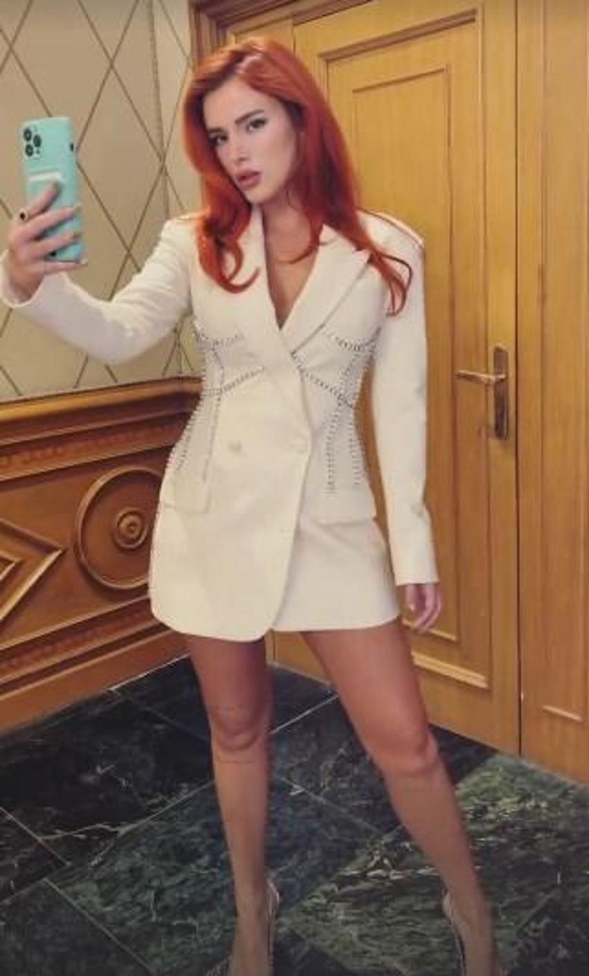 Bella Thorne, sevgilisiyle çıplak poz verdi!