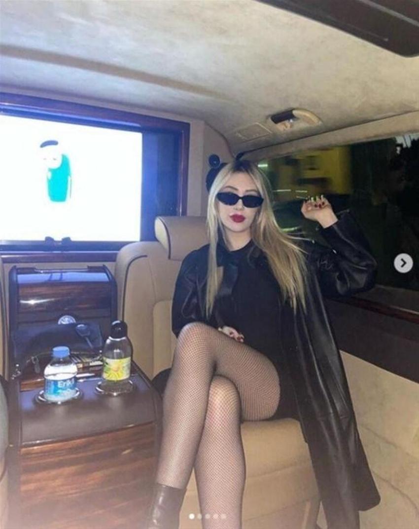Yasmin Erbil 'Matrix' pozuyla gündemde!
