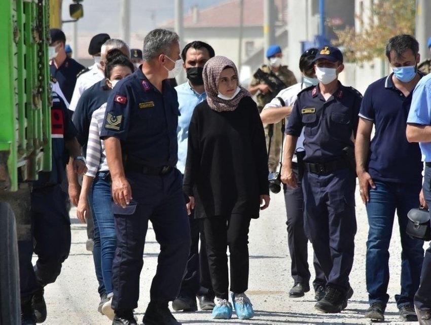 Büyükşen cinayetinde flaş gelişme! Fatma Büyükşen çıldırdı! Kadına saldırdı