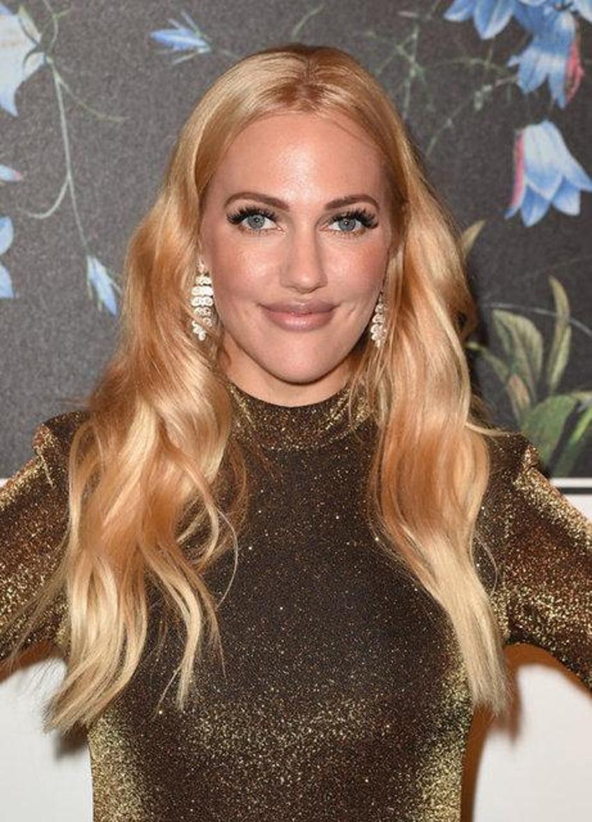 Meryem Uzerli'den dikkat çeken küvet pozu!