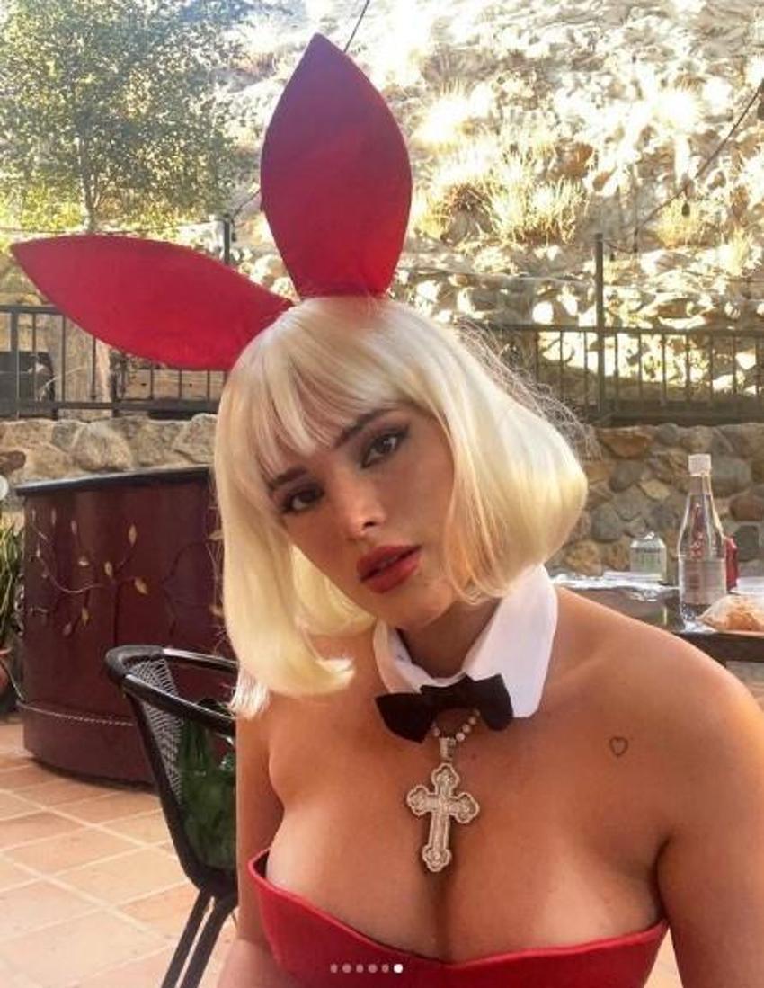 Bella Thorne'den Cadılar Bayramı pozu!