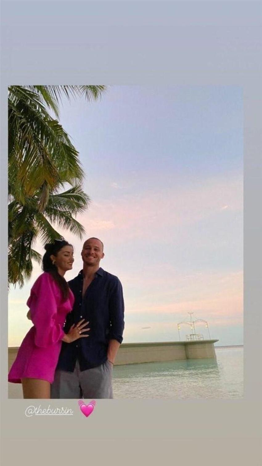 Hande Erçel aşka geldi! Kerem Bürsin paylaşımı...