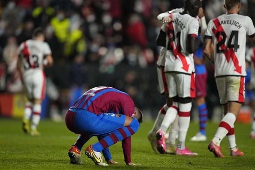 Barcelona Ronald Koeman'ı yolladı yerine gelen ismi resmen açıkladı...
