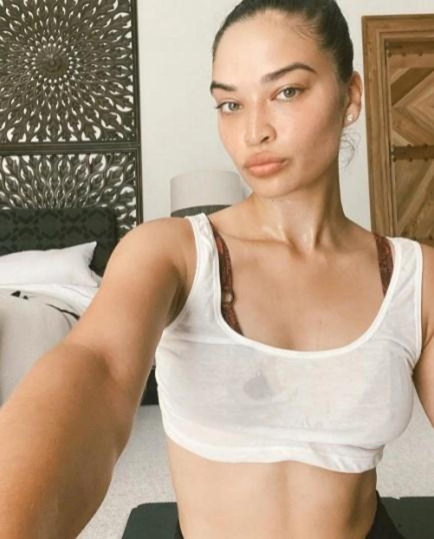 Shanina Shaik duş sonrası ıslak ıslak poz verdi!