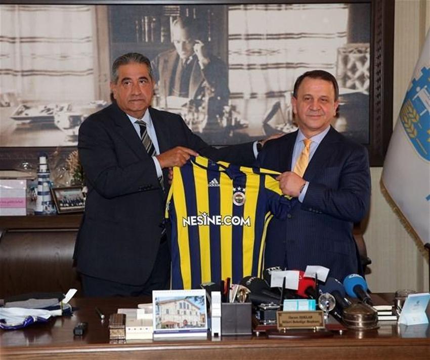 Fenerbahçe'de ortalık iyice karıştı! Ali Koç - Aziz Yıldırım gerginliğine Mahmut Uslu da katıldı! 'Futboldan anlamaz üç kağıtçı'