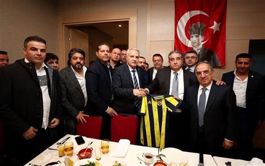 Fenerbahçe'de ortalık iyice karıştı! Ali Koç - Aziz Yıldırım gerginliğine Mahmut Uslu da katıldı! 'Futboldan anlamaz üç kağıtçı'