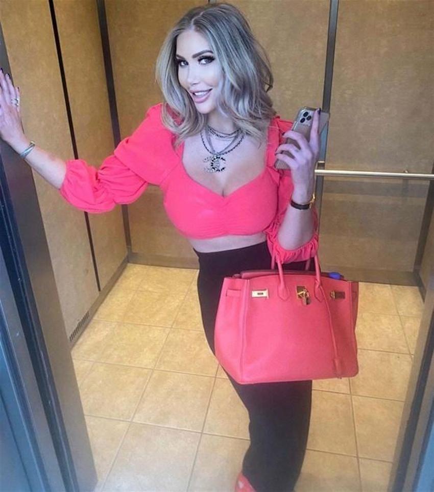 Eski Playboy güzeli Jenna Bentley Cadılar Bayramı partilerinin perde arkasını anlattı!