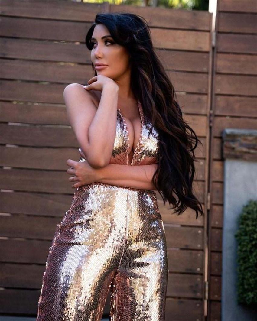 Eski Playboy güzeli Jenna Bentley Cadılar Bayramı partilerinin perde arkasını anlattı!