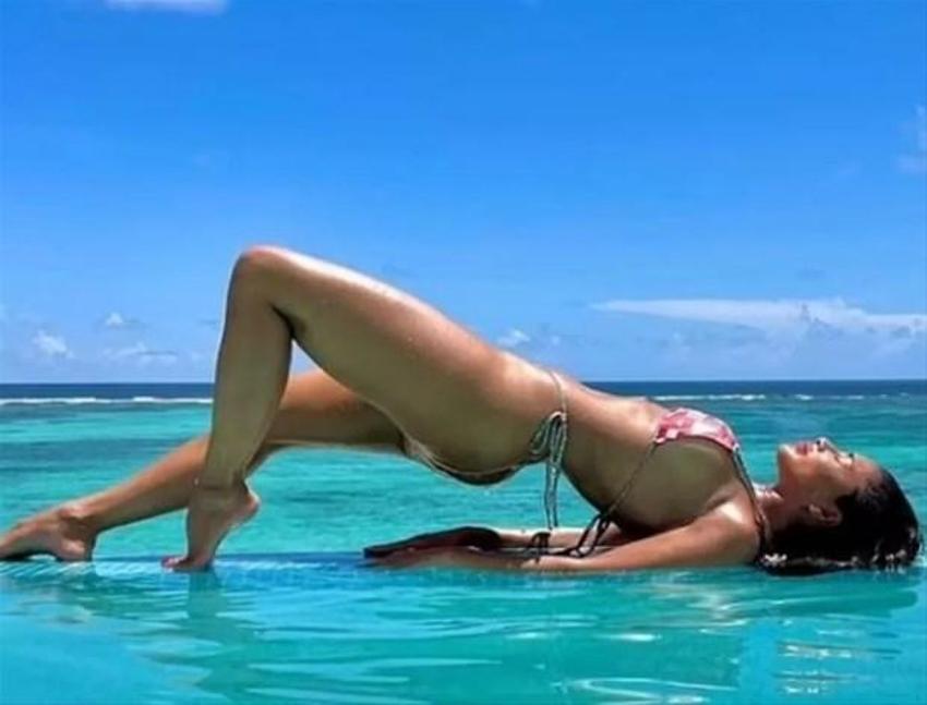 Nicole Scherzinger havuz pozlarıyla olay yarattı!
